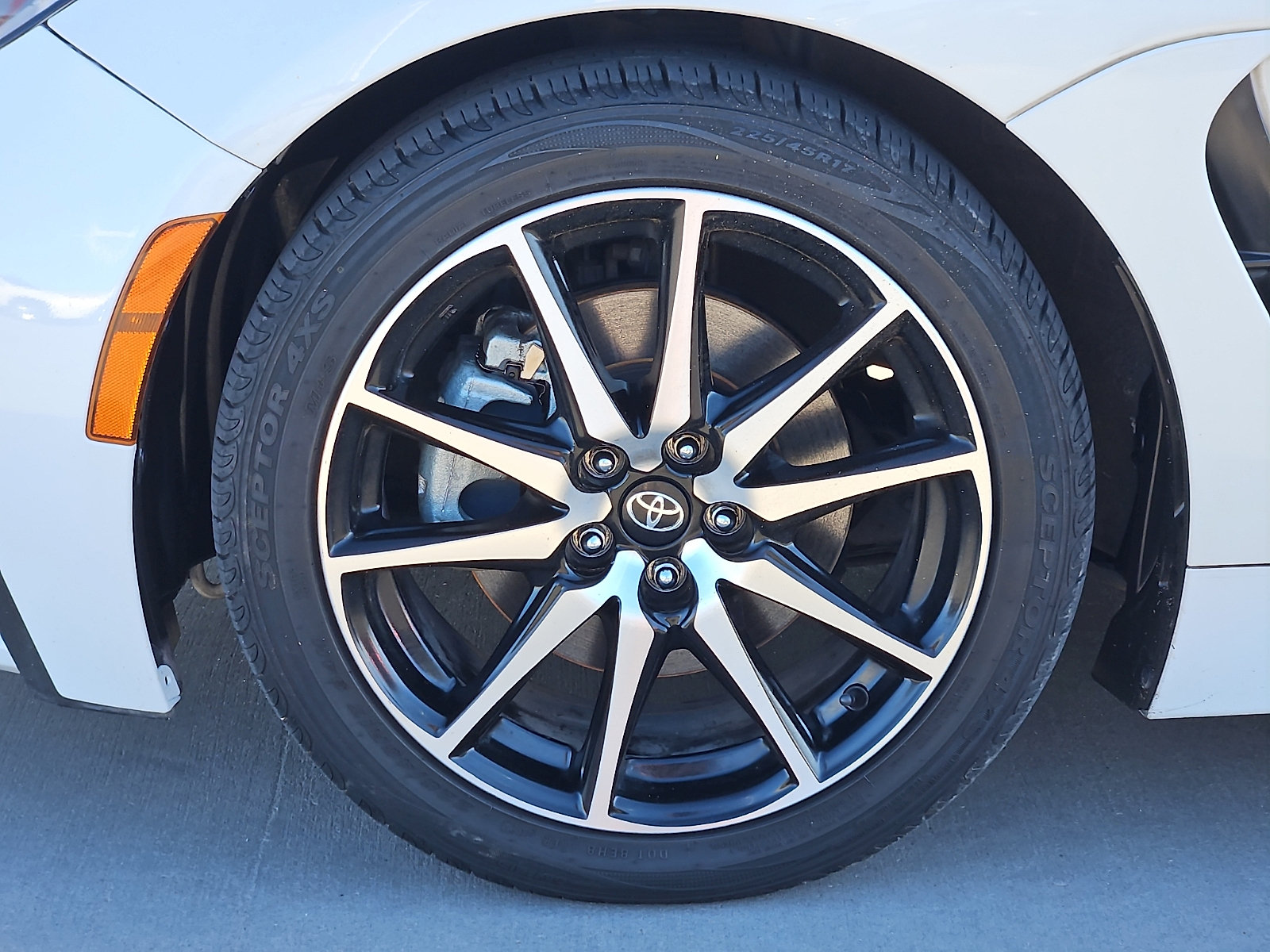 2022 Toyota GR86 Base - Photo 6
