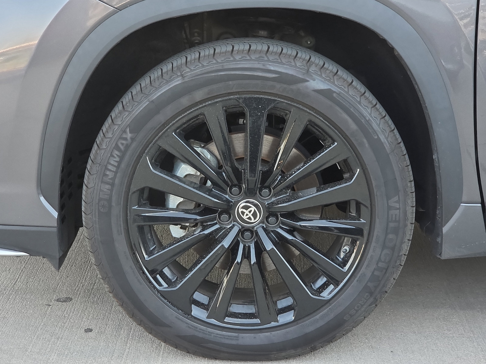 2025 Toyota Highlander XSE - Photo 6