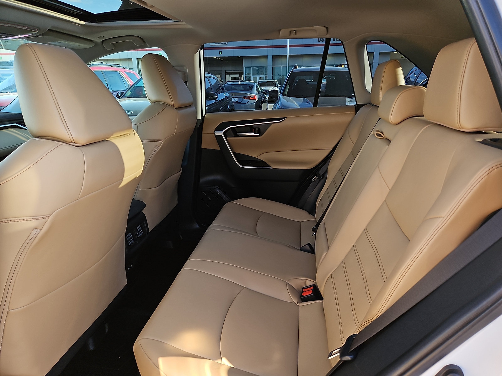 2023 Toyota RAV4 XLE Premium - Photo 7