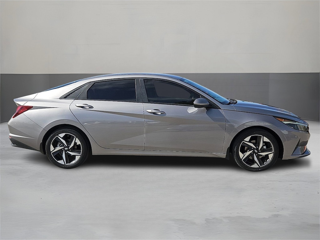 Used 2023 Hyundai Elantra SEL Sedan