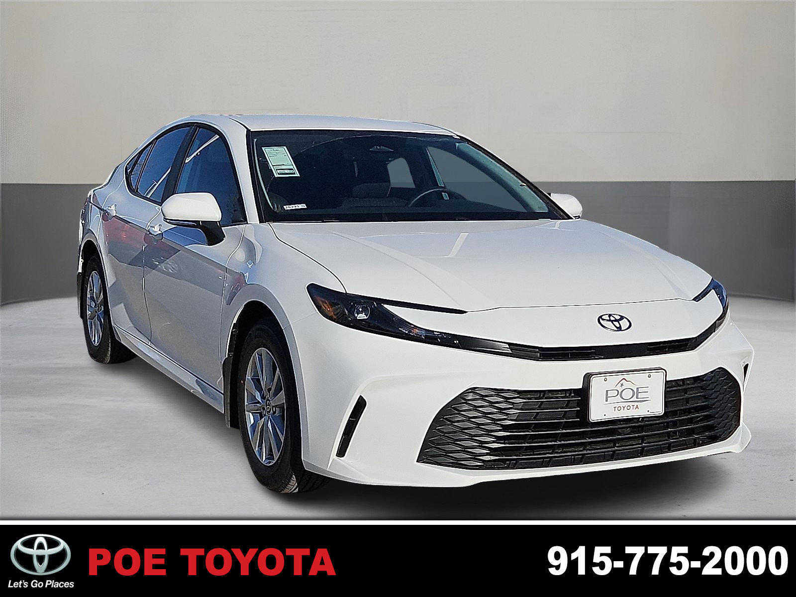 2026 Toyota Camry LE's photo