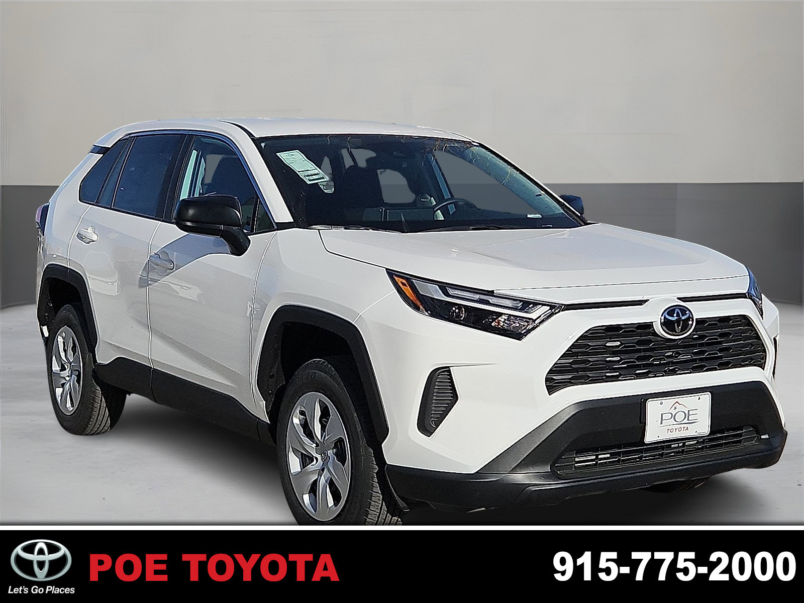 2025 Toyota RAV4 LE's photo