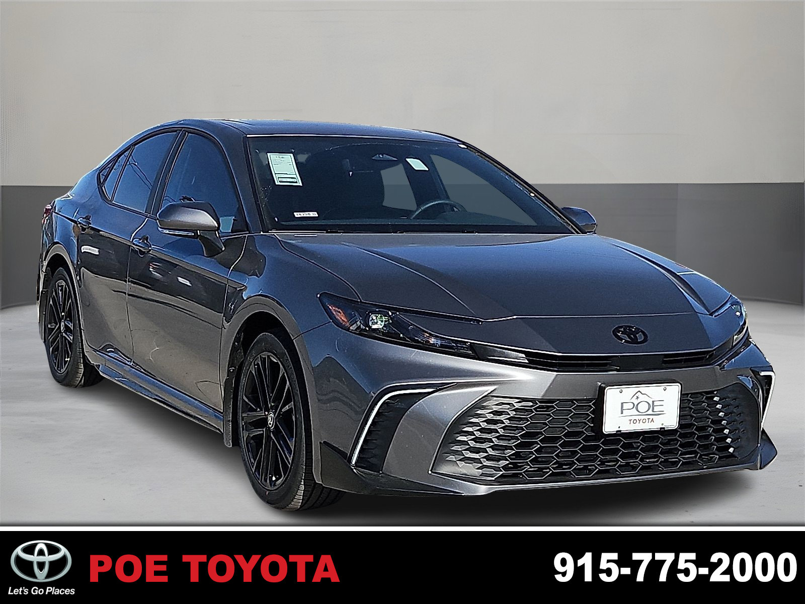 2026 Toyota Camry SE's photo