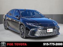 Used 2025 Toyota Camry SE Sedan near Socorro, TX