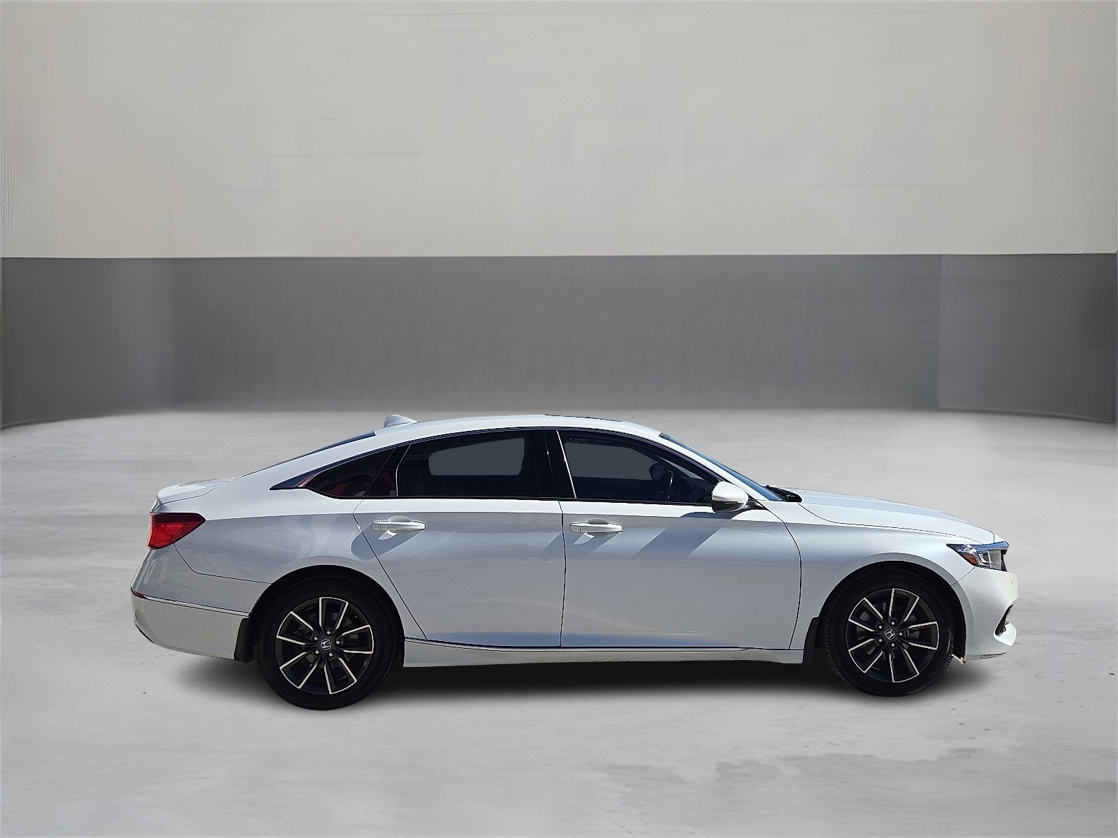 Used 2021 Honda Accord EX-L with VIN 1HGCV1F57MA121116 for sale in Northfield, Minnesota