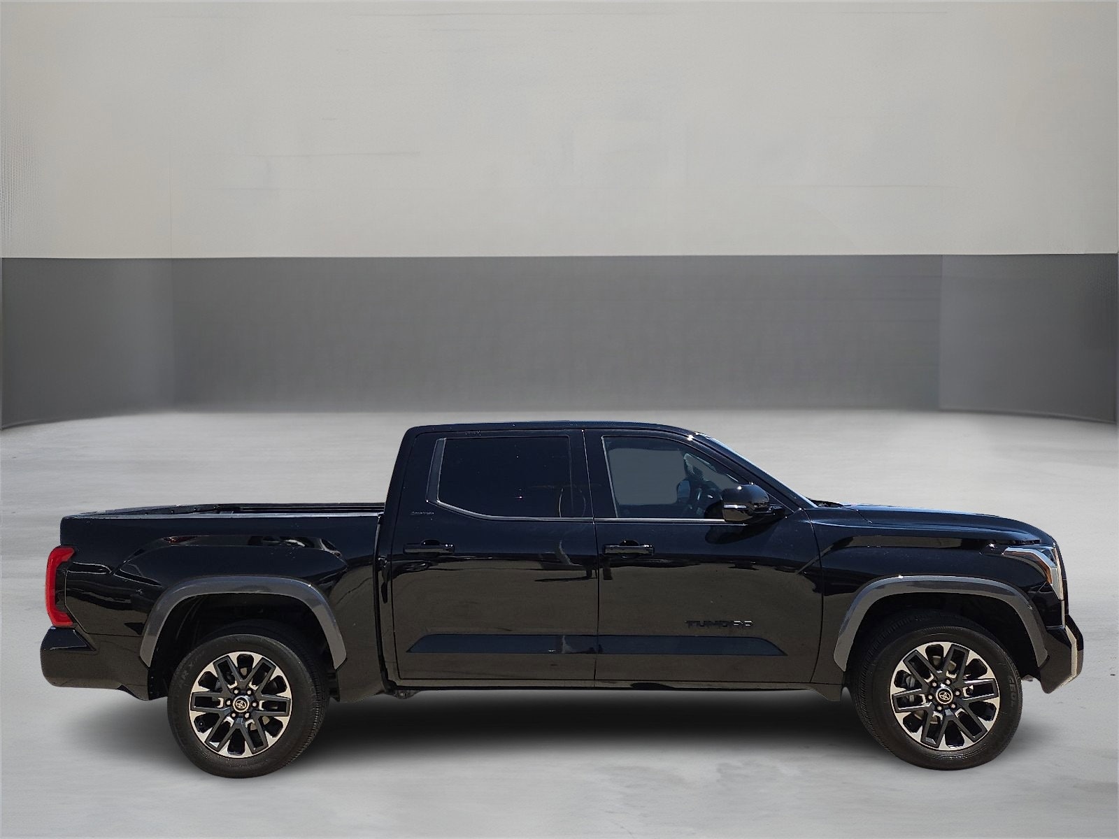Used 2022 Toyota Tundra Limited with VIN 5TFJA5AB4NX002539 for sale in El Paso, TX