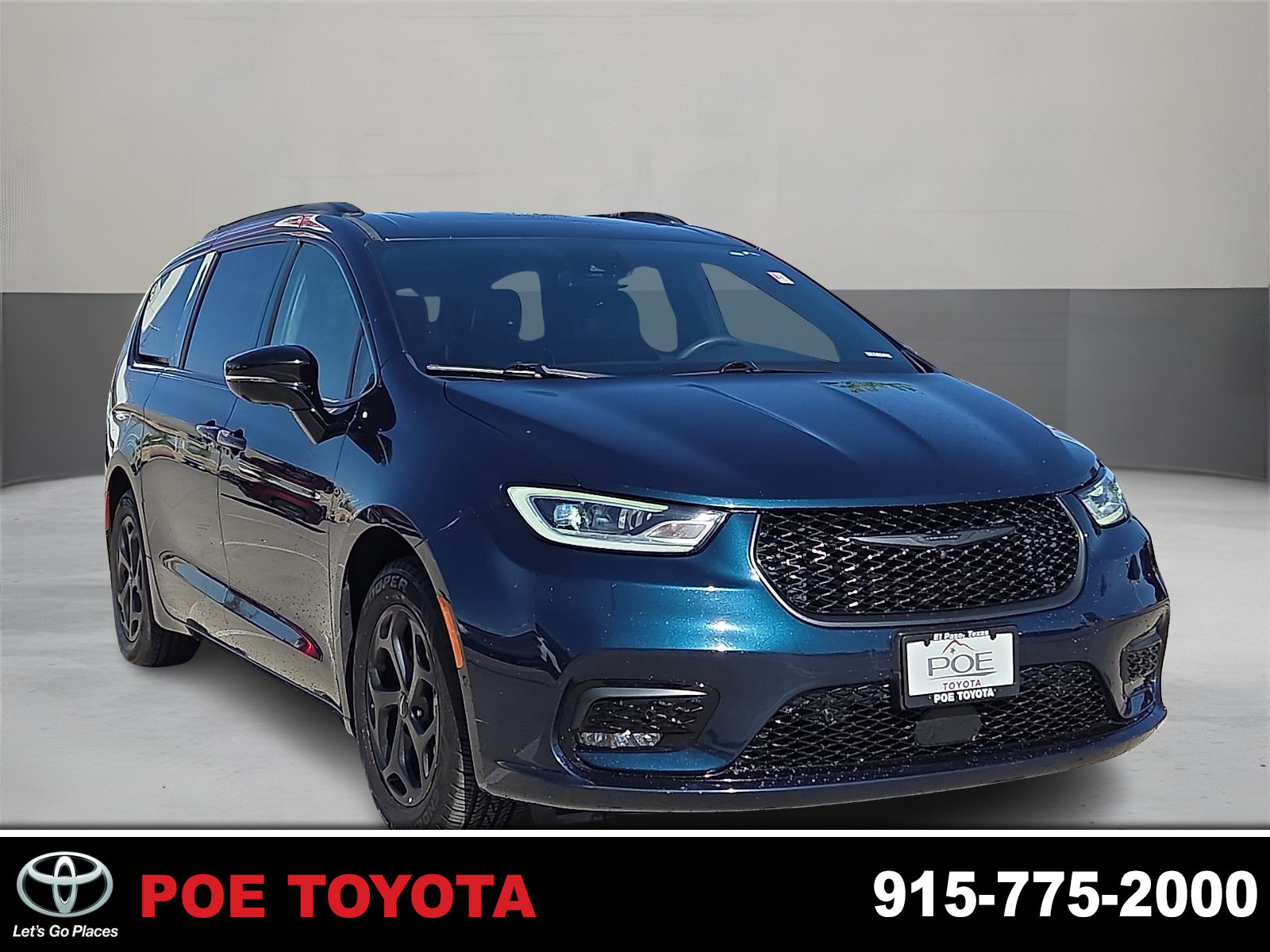 2024 Chrysler Pacifica Hybrid Select Premium S-Appearance PHEV's photo
