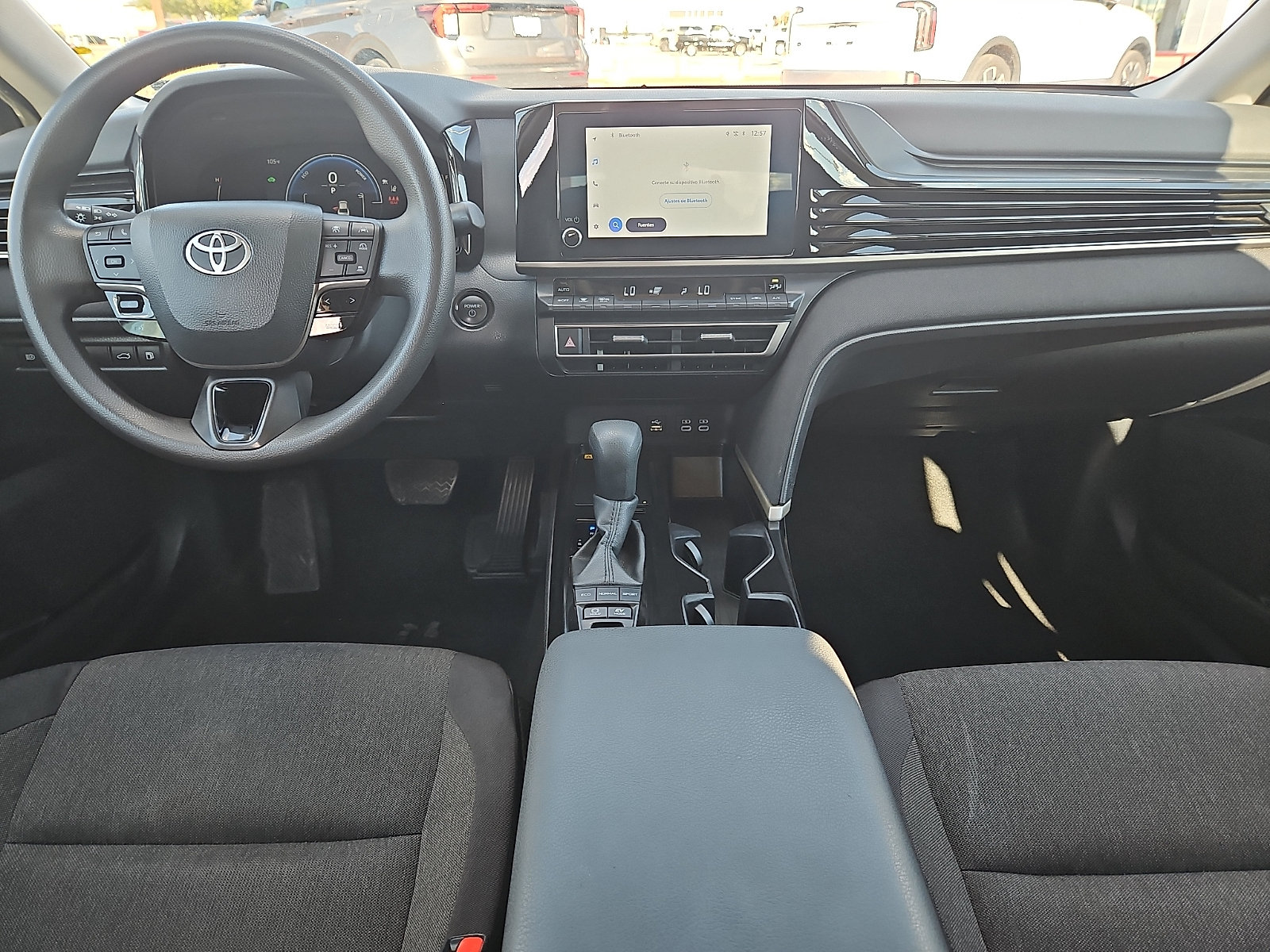 2025 Toyota Camry LE - Photo 8