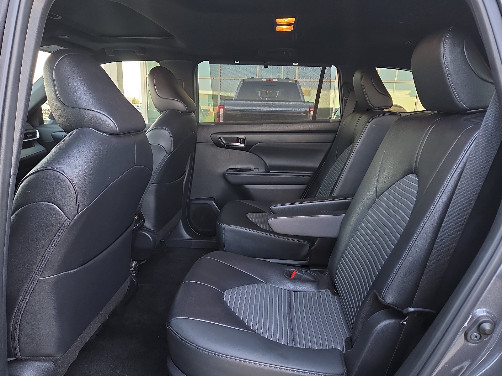 2025 Toyota Highlander XSE - Photo 7