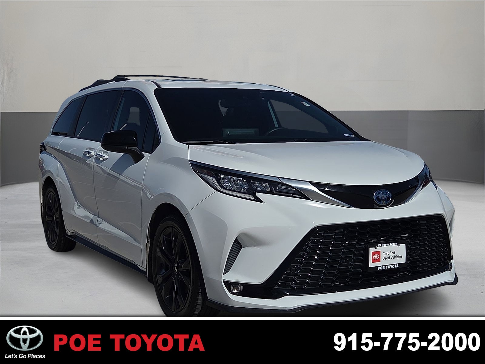 2023 Toyota Sienna XSE 7-Passenger Hybrid FWD's photo