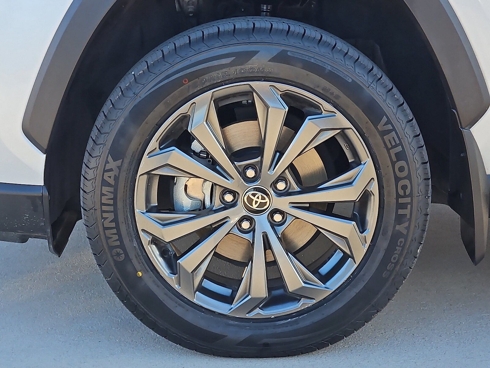2023 Toyota RAV4 XLE Premium - Photo 6
