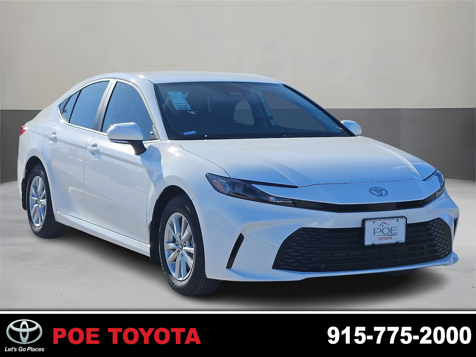 2026 Toyota Camry LE's photo