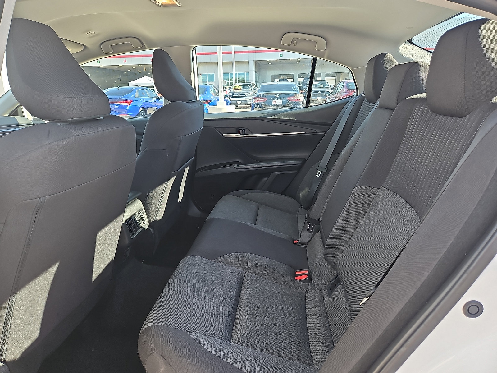 2025 Toyota Camry LE - Photo 7