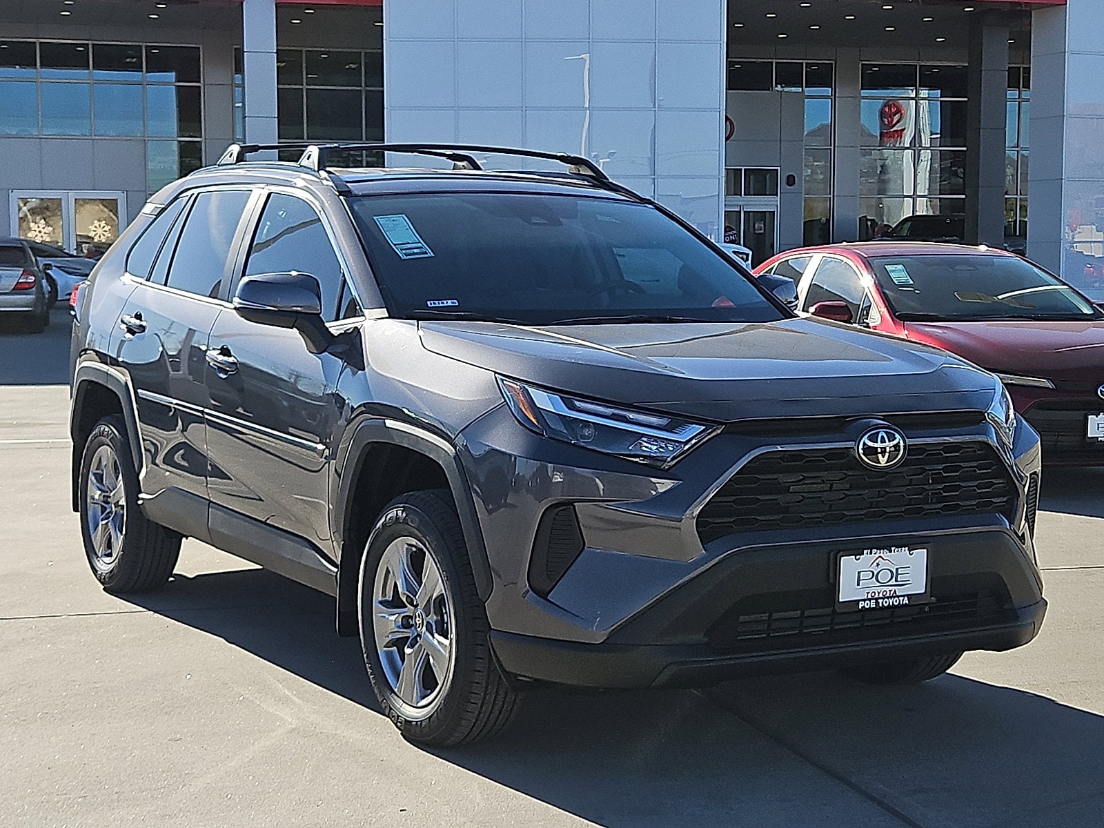 2025 Toyota RAV4 XLE's photo