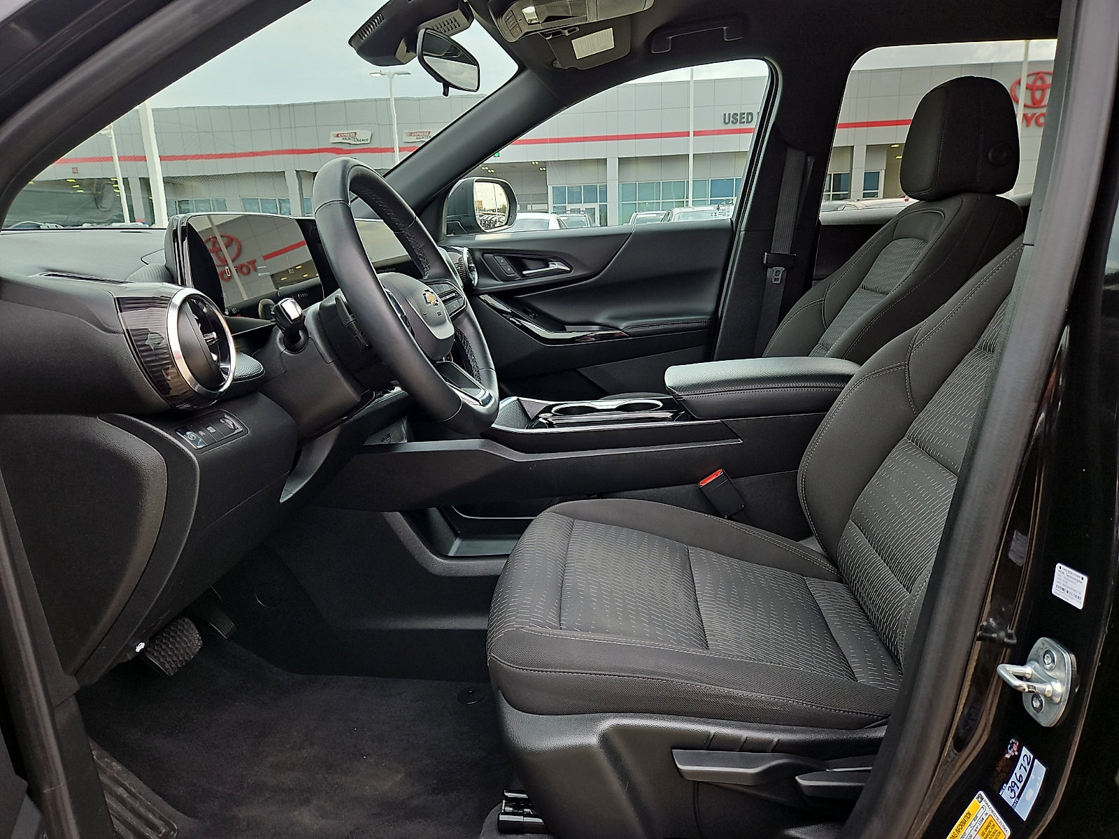 2025 Chevrolet Equinox LT - Photo 9