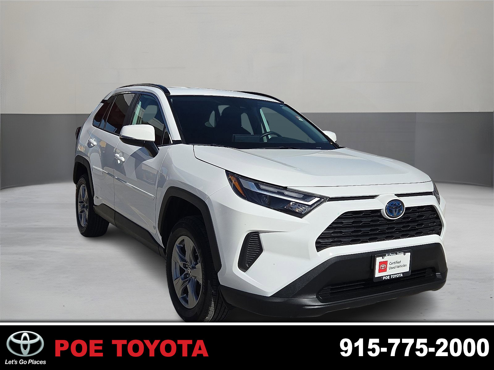 2024 Toyota RAV4 LE's photo