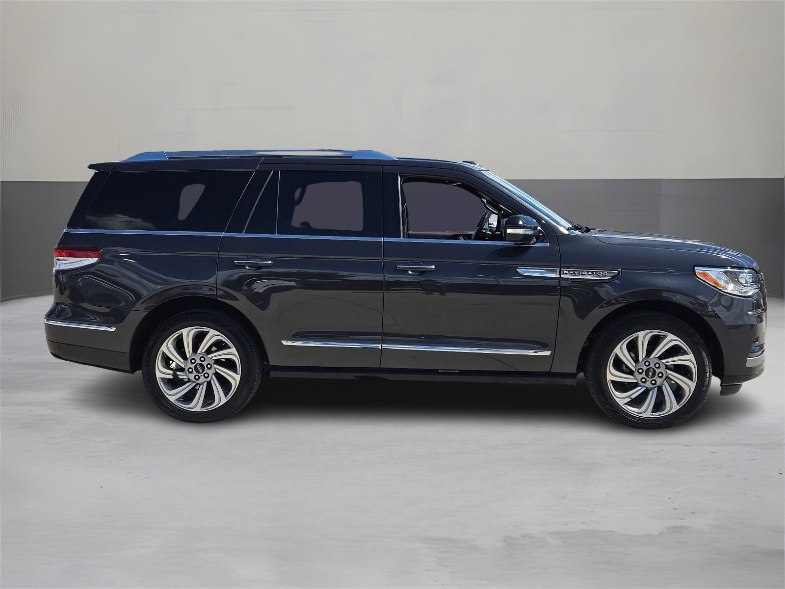 Used 2022 Lincoln Navigator Reserve with VIN 5LMJJ2LT4NEL08195 for sale in El Paso, TX