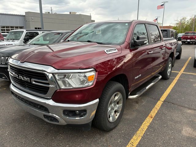 2019 RAM 1500 Big Horn/Lone Star 4x4 Crew Cab 5'7's photo