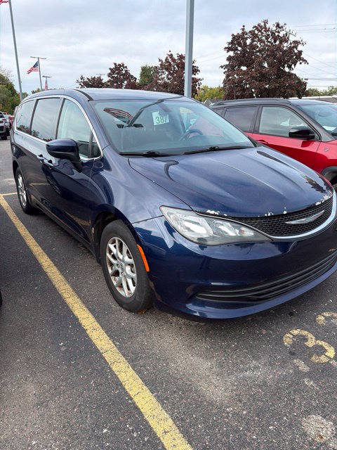 2017 Chrysler Pacifica Touring Minivan/Van