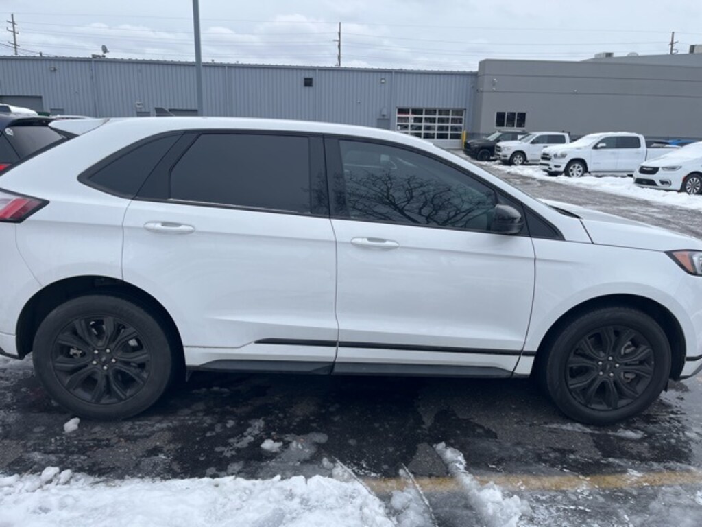 Used 2023 Ford Edge SE SUV