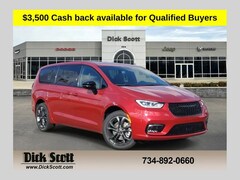 2026 Chrysler Pacifica Select Passenger Van