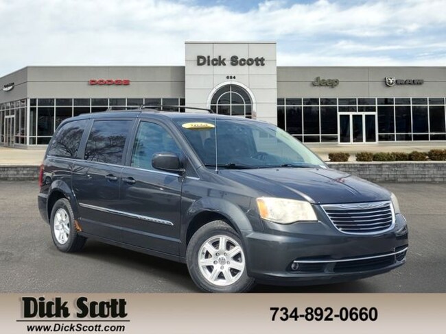 2012 Chrysler Town & Country Touring Minivan/Van