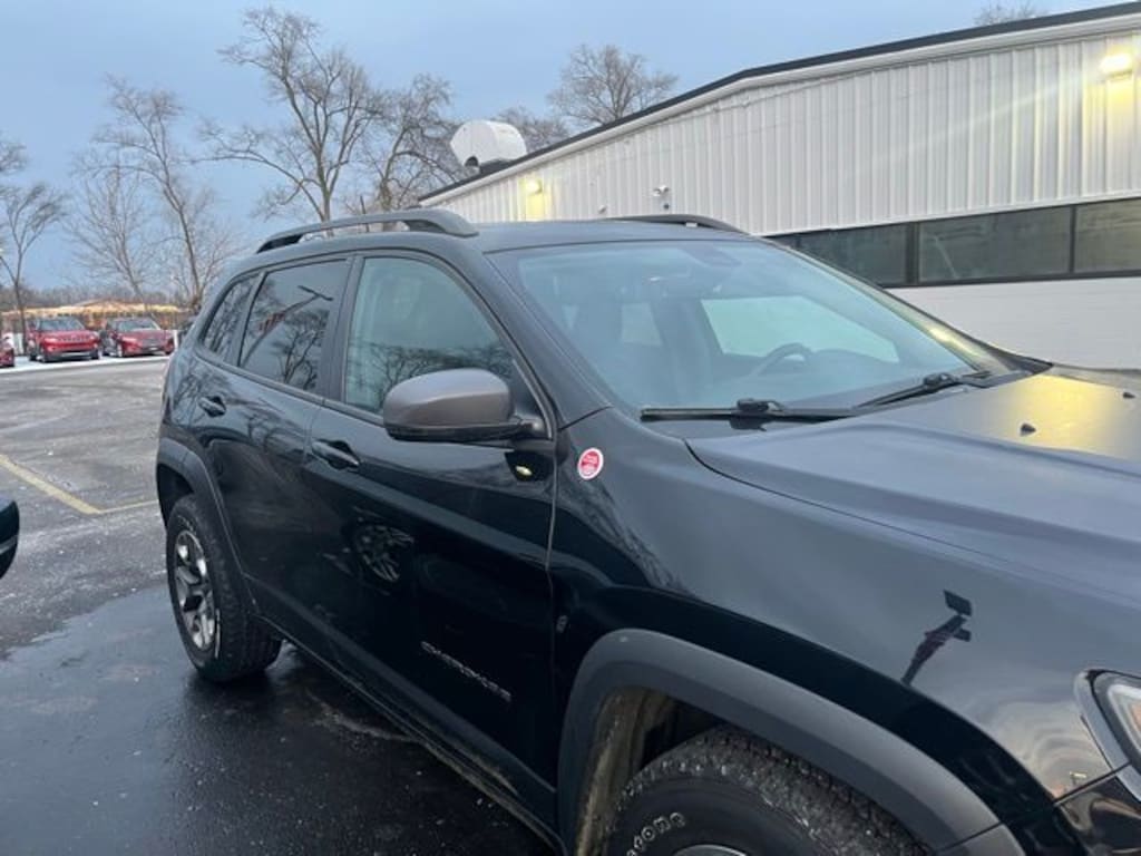 Used 2019 Jeep Cherokee Trailhawk SUV