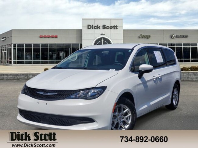 2023 Chrysler Voyager LX Minivan/Van