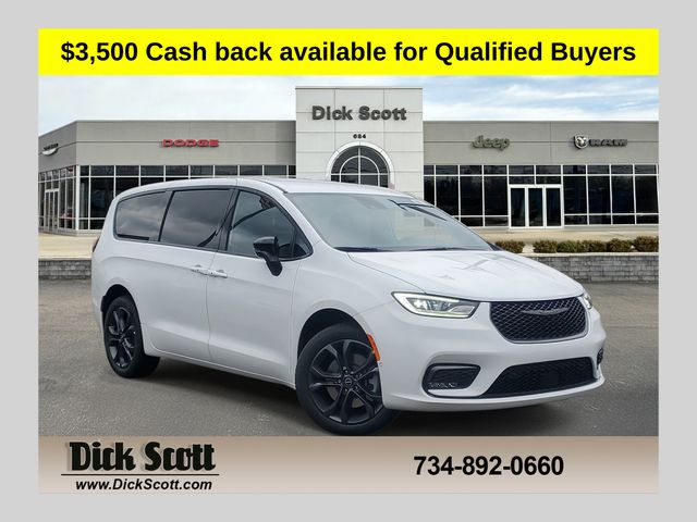 2026 Chrysler Pacifica Passenger Van 