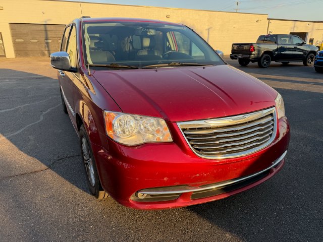 2013 Chrysler Town & Country Touring-L Minivan/Van
