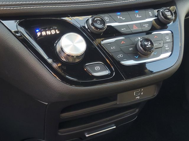 2026 Chrysler Pacifica Select - Photo 13