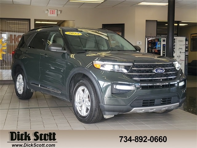2023 Ford Explorer XLT's photo