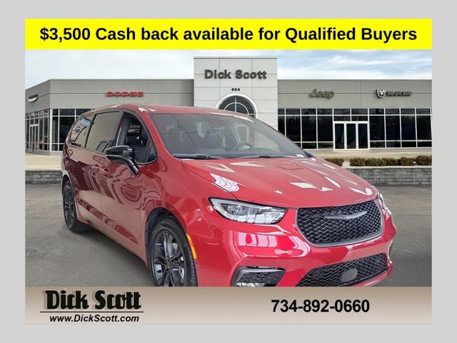 2026 Chrysler Pacifica Passenger Van 