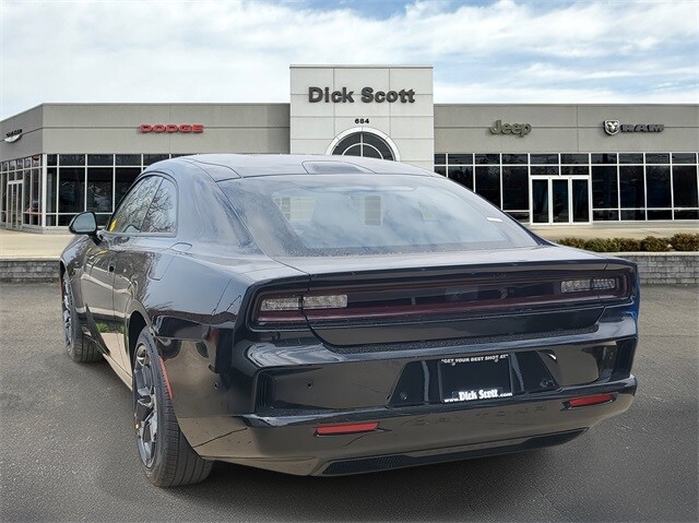 2025 Dodge Charger R/T photo 3