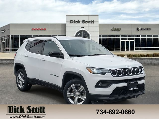 2023 Jeep Compass Latitude's photo