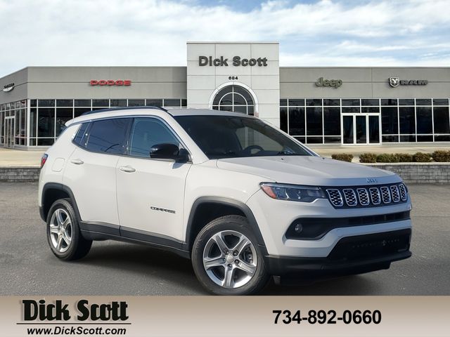 2023 Jeep Compass Latitude's photo