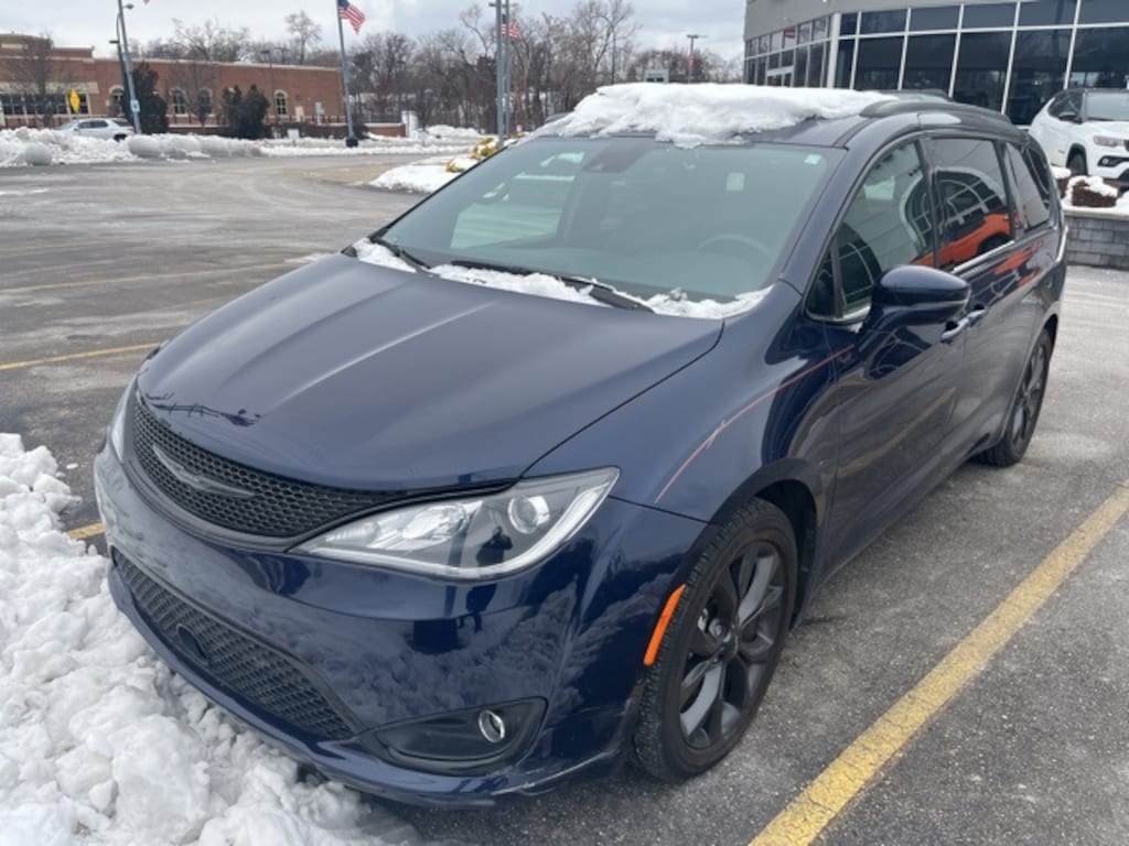 Used 2020 Chrysler Pacifica Limited Minivan/Van