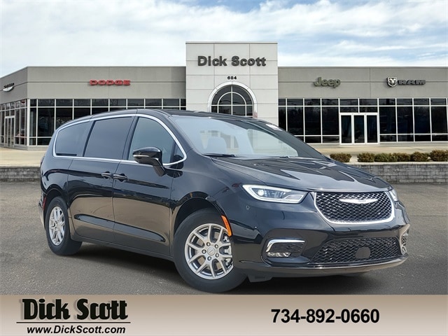 2025 Chrysler Pacifica Passenger Van 