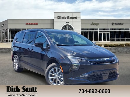 2027 Chrysler Pacifica Select Passenger Van