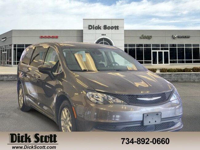 2023 Chrysler Voyager LX Minivan/Van