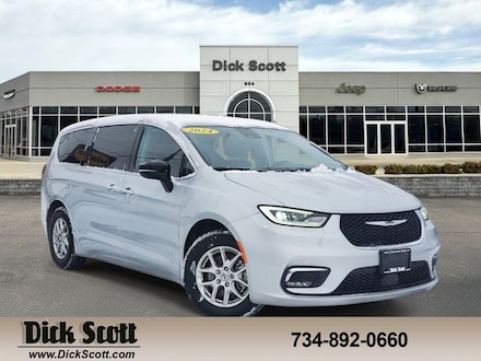 2024 Chrysler Pacifica Touring L Minivan/Van