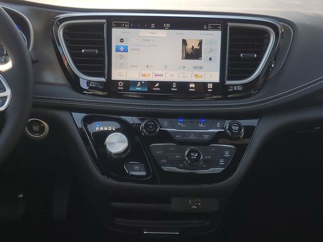 2026 Chrysler Pacifica Select - Photo 17