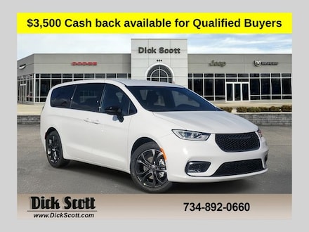 2026 Chrysler Pacifica Select Passenger Van