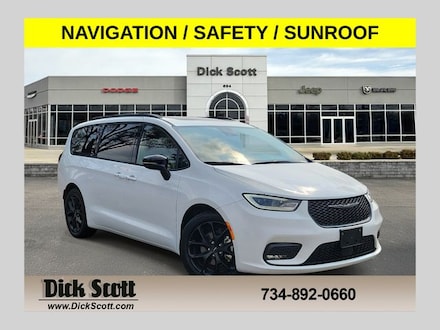 2025 Chrysler Pacifica Limited Minivan/Van