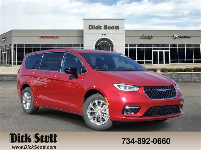 2026 Chrysler Pacifica Select's photo