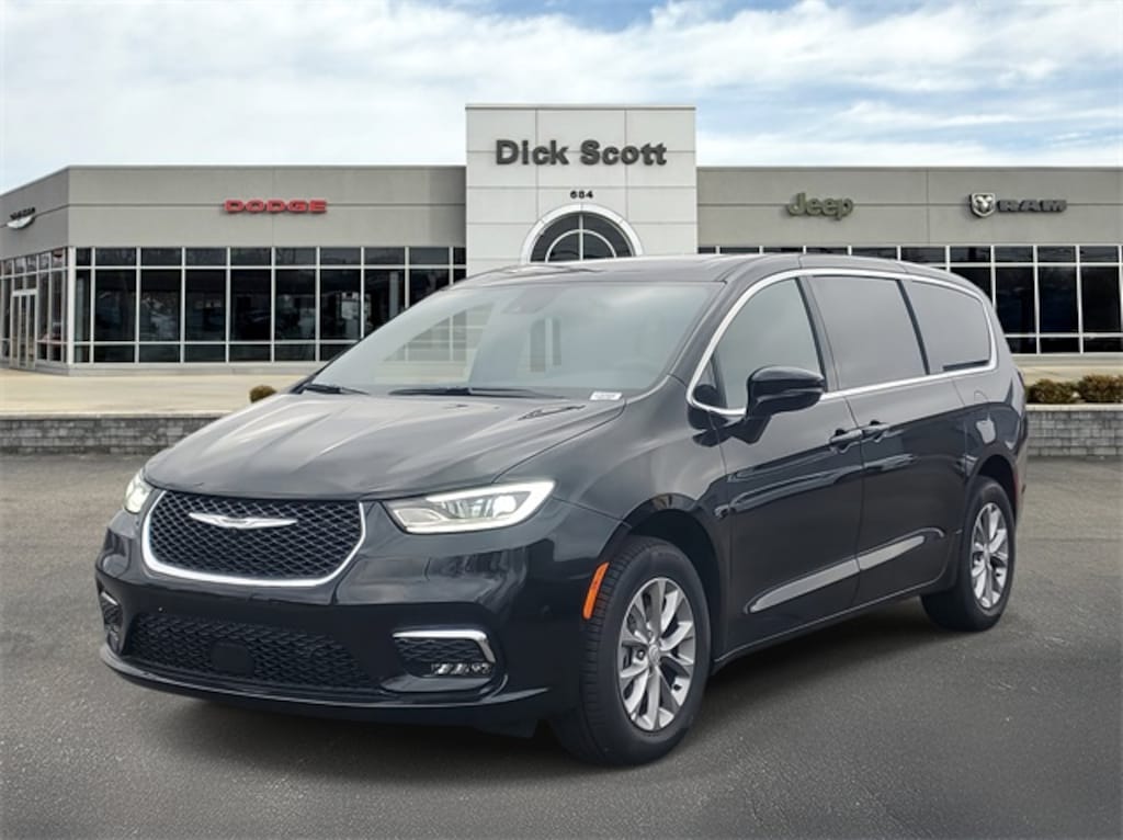 New 2026 Chrysler Pacifica Select Passenger Van