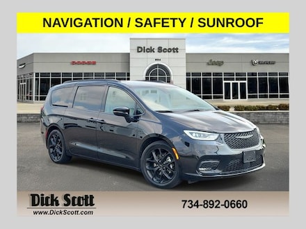 2025 Chrysler Pacifica Limited Minivan/Van