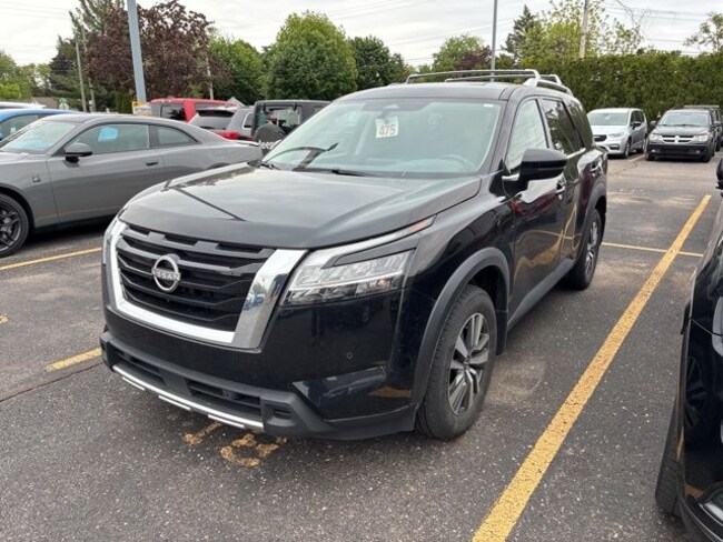 2024 Nissan Pathfinder SL SUV