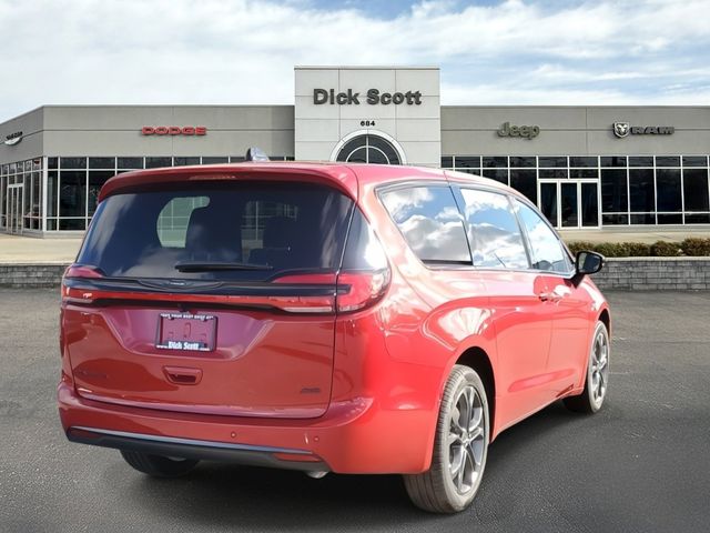 2026 Chrysler Pacifica Select - Photo 5