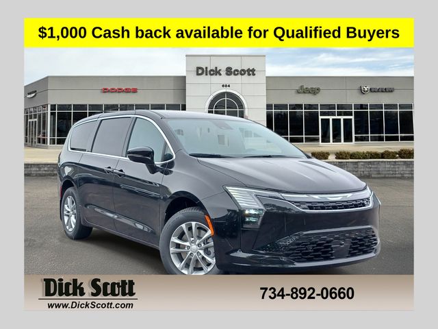 2027 Chrysler Pacifica Select AWD's photo